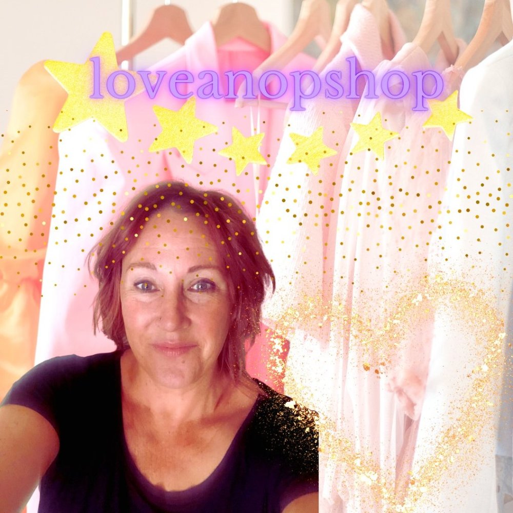 Meet your Posher, Dee Cee